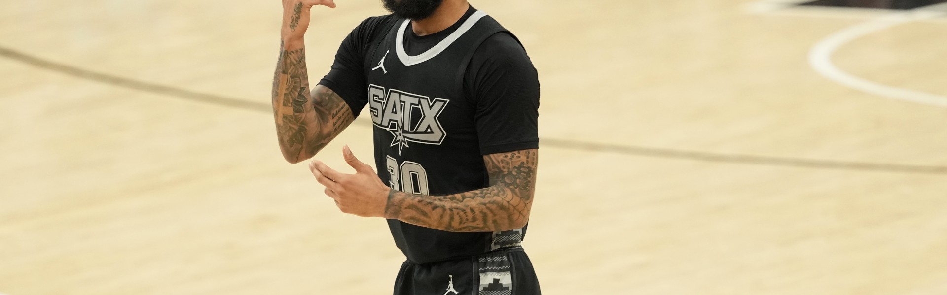 电竞比分-空砍27分！尚帕尼：我们要找出能创造出空位的方法