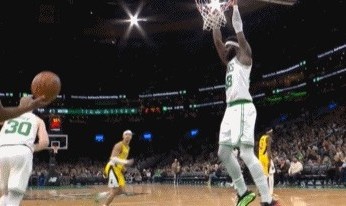 电竞比分网-声东击西！豪泽妙传骗过两人补防助攻科塔暴扣得分