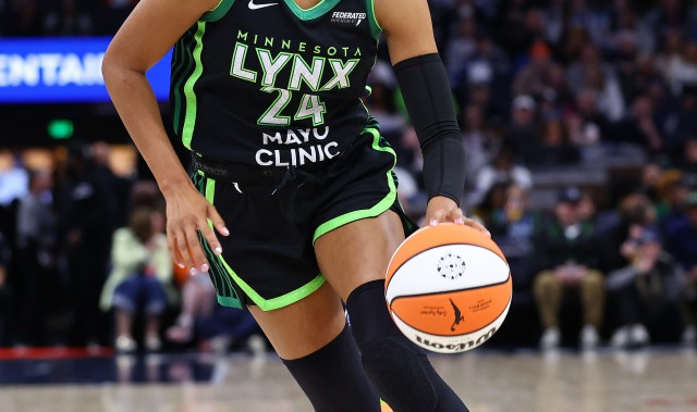 score电竞-科利尔回应网友质疑：大家都在欣赏烟花，你居然在脑补阴谋论