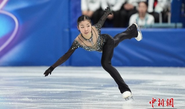 电竞比分-（米兰冬奥会）花样滑冰团体赛：张瑞阳参加女单短节目比赛|米兰冬奥会花样滑冰团体赛|米兰滑冰馆|AC米兰|滑冰馆|中国小将_新浪体育_新浪新闻